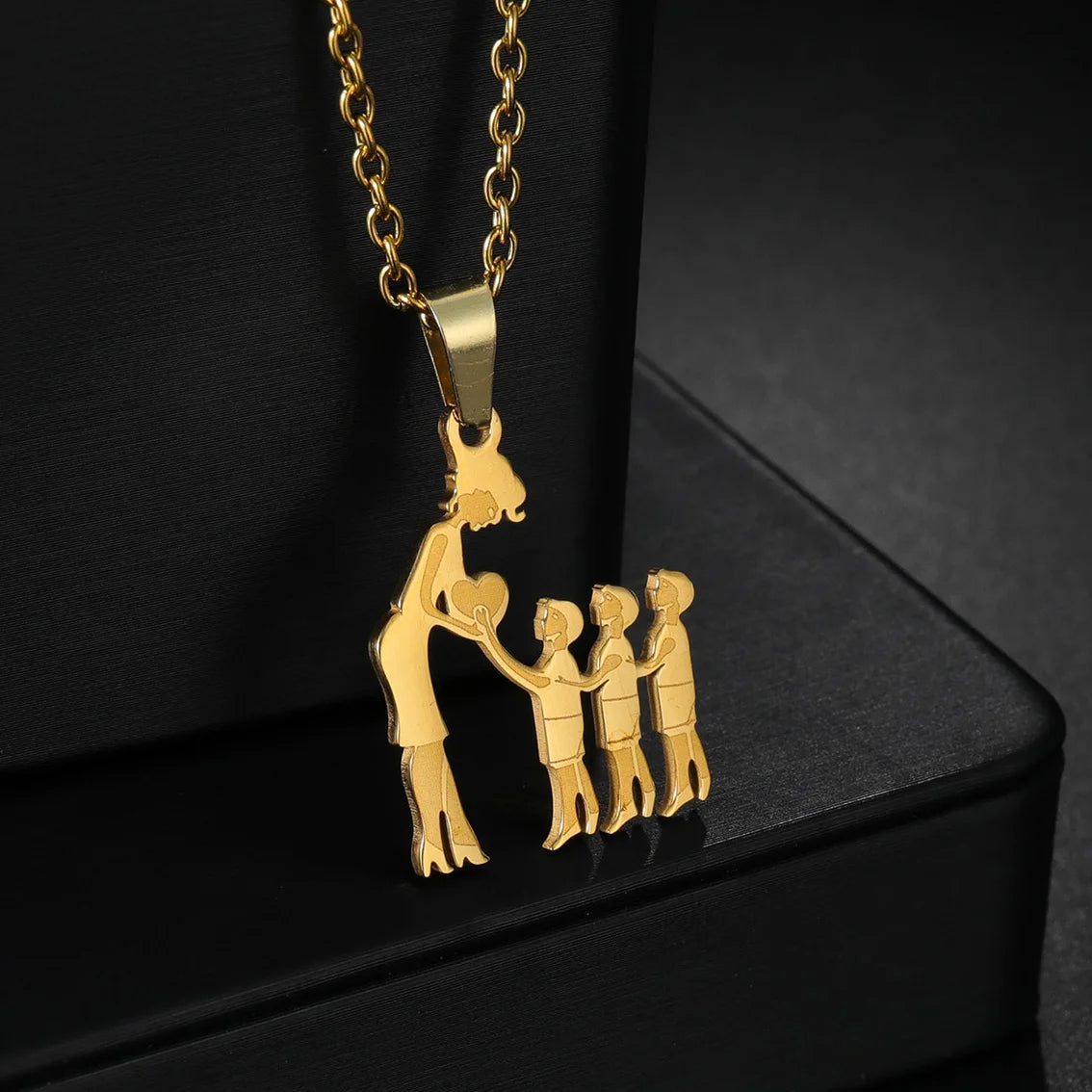 Stainless Steel Family Necklace – Mama Pendant Gift for Women & Kids | Birthday or Mother’s Day Jewelry for Girls & Boys