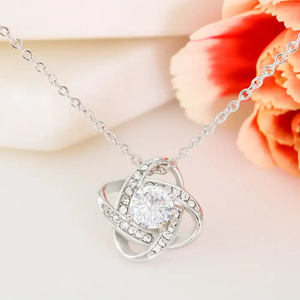 To My Best Mom – 2023 Love Knot Necklace Gift for Fashionable Mothers | Mother’s Day & Birthday Pendant with Gift Box